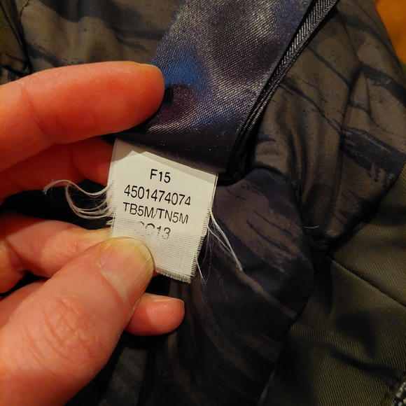 The North Face Women's Small/Petite Hyvent Parka in Olive Green and Black Camo - Picture 8 of 16